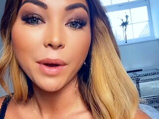 Solo girls masturbate until orgasm for