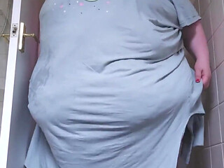 SSBBW Giant Walking Towards You