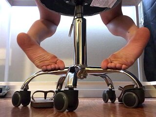 Amateur porn Gives Us Some Foot Fetish Aurora