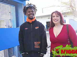 Sexy saggy milf bangs a blue collar black guy. Lucia Bianco on Nigged