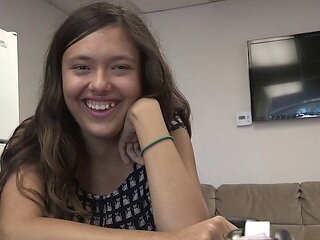 Angelic Mia's blowjob movie