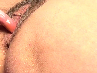 He Knows How to Squirt Me, My Is Leaking