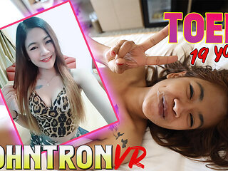 Thai Skinny Bargirl Begs For Facial