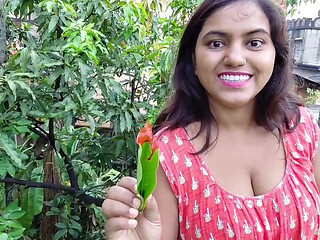 Apne he stepsister ki friend ko virgin pussy fuck kiya or pussy ros nikal kar jiv se chata,gud ki ros pilaya..