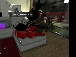 Puta diabla recibe enorme vergon de un negro dotado sobre un sofa hasta venirse