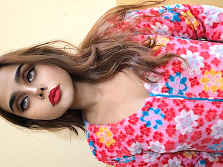 Pakistani beautiful Neighbors Wife Invite Young College Boy in Home