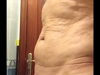 soy tuyo..te gustara mis caricias