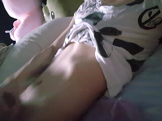 Smooth Asian Twink Cumming onto Snatched Belly in Bed