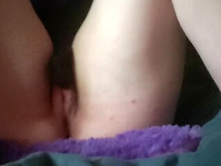 Homemade video of a hot babe learning to make herself squirt.
