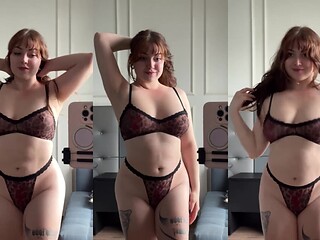 Wanna lick my wet pussy right now