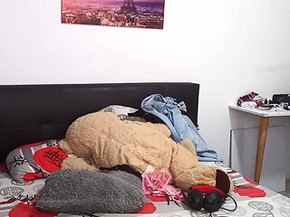 I squat my pussy passionately with giant vibrator.