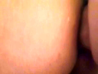 Uno m&aacute_s de mi dildo cabez&oacute_n pegado al sanitario para darme m&aacute_s profundo y duro, muchos mecos al final orgasmo de pr&oacute_stata