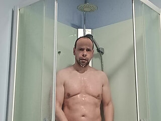 A sexy shower without jerking off