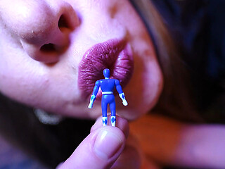 Erotic Giantess Cuddling - the Ranger Lost His Power