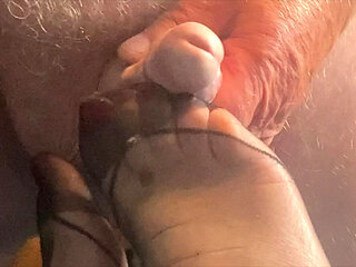 Mrs Mature Feet Getting Special Cream on Her Ff Nylons