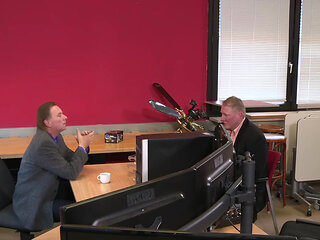 Sex Lucky Lick Hot Brunette Sucking Cock Wild