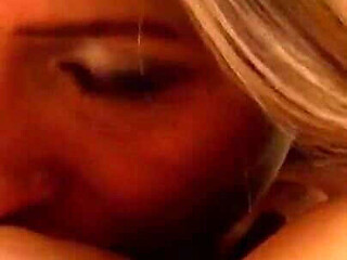 Lesbian pussy licking video