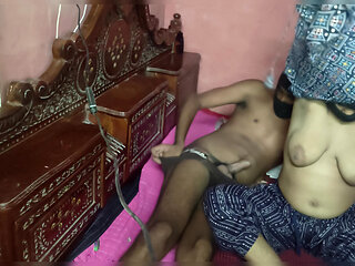 Indian bhabhi ki salwar suit me hot chudai ki boobs ki chusakr lal kar di