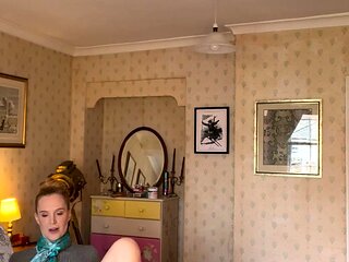 Amateur Latina Milf Masturbates on Cam