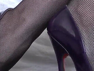 High Heels Goddess Shows off Her Purple Patent Leather Pumps