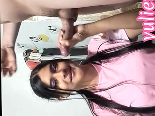 Naughty Colombian Woman Offers to Photographer in Exchange for Sex