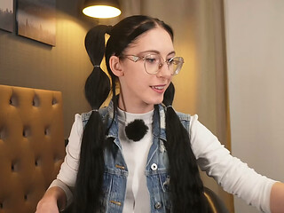 She'_ll show you how she does the cutest hairstyle ever