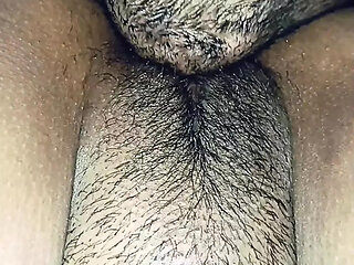 Multi-orgasmic pussy doesn't stop dripping while her clitoris is licked. Pussy eating close-up