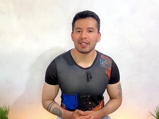 Joven de 20a&ntilde_os rellena el culo del Barbero Colombiano del barrio! Lo coge a pelo en su barberia- Relato sexual