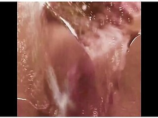 Amateur Selfies Pee People In Their 30s, Golden Shower Overflowing