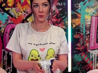 Amateur webcam girl masturbate big dildo