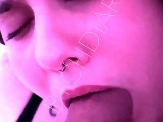 Amateur hands free close up blowjob