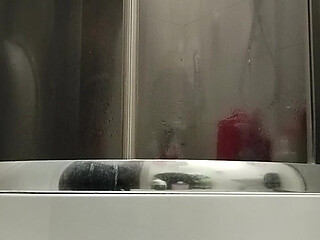 Shower solo bisexual