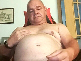 Oldotto60 masturbates in public