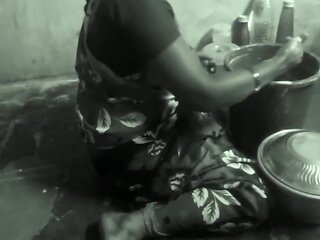 Tamil Aunty Boobs Pressing In Young Boy Audio