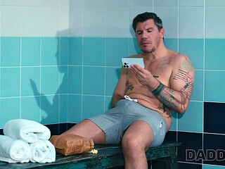 Daddy Blowjob for Sophia Smith at the Pool