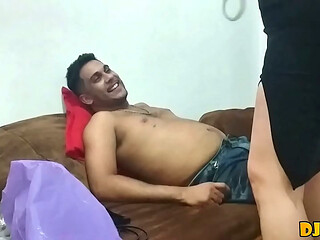 PROFESSORA FAZ UMA VISITA &Iacute_NTIMA