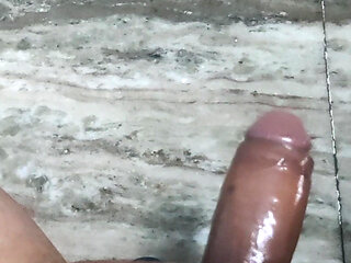 No AGE limit koi bhi mil sakti h mujhse