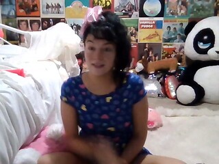 Webcam brunette solo masturbation