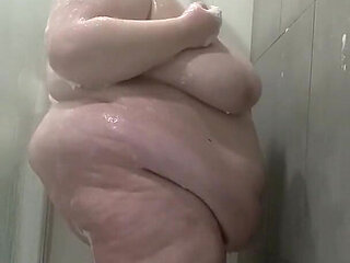 Ivy Needs That Shower
