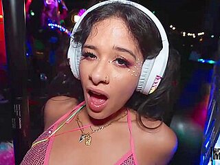 Lux La Fox And Lucas Frost In Gets Fucked In Doggystyle Position After Sucking Long Prick