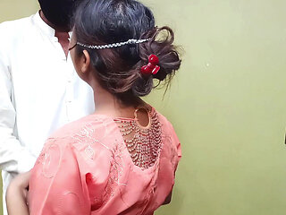 Indian Desi Bhabhi Fucked by Taylor Standing Doggystyle Anal Darzi ny Big Boobs Wali Bhabhi ko ghori Bana k Gand ki chudai kari