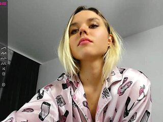 Big natural tits and ass blonde babe webcaming solo: Big Tits, Big Ass  Amateur Porn