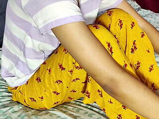 Hot Indian Mausi Ji Ko Oil Lagaakar Choda