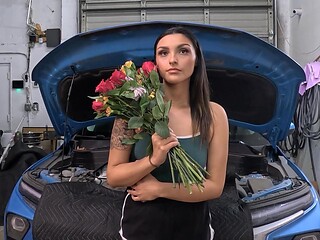 Brunettes Gi and Alexa take turns sucking each other off in a random guy's garage