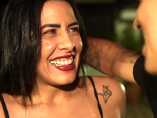 Introducing my MILF neighbor: She welcomes me to the apartment by shaking her ass in my face