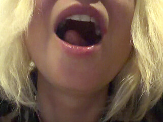 I Fuck Two Holes at the Same Time, Jumping and Moaning! Then I Suck a Dick Greedily Very Deeply!