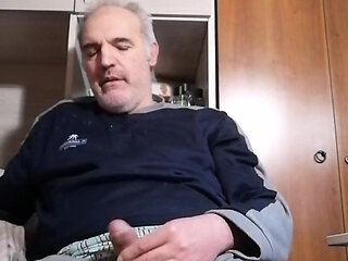 Cum for an Italian