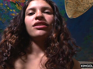 Heisser Handjob mit leidenschaftlicher Bruenetten