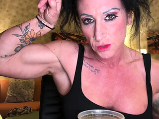 Goddess Kandy feasts on Thanksgiving and swallows it all down her throat