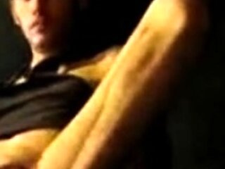 Amateur Twink Bates Masturbating